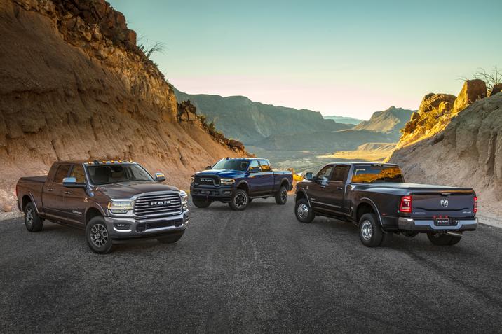 2 RAM 2500 et 1 RAM 3500