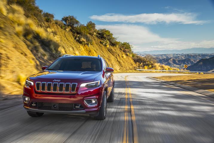 Jeep Cherokee Overland 2019 bourgogne roulant en montage