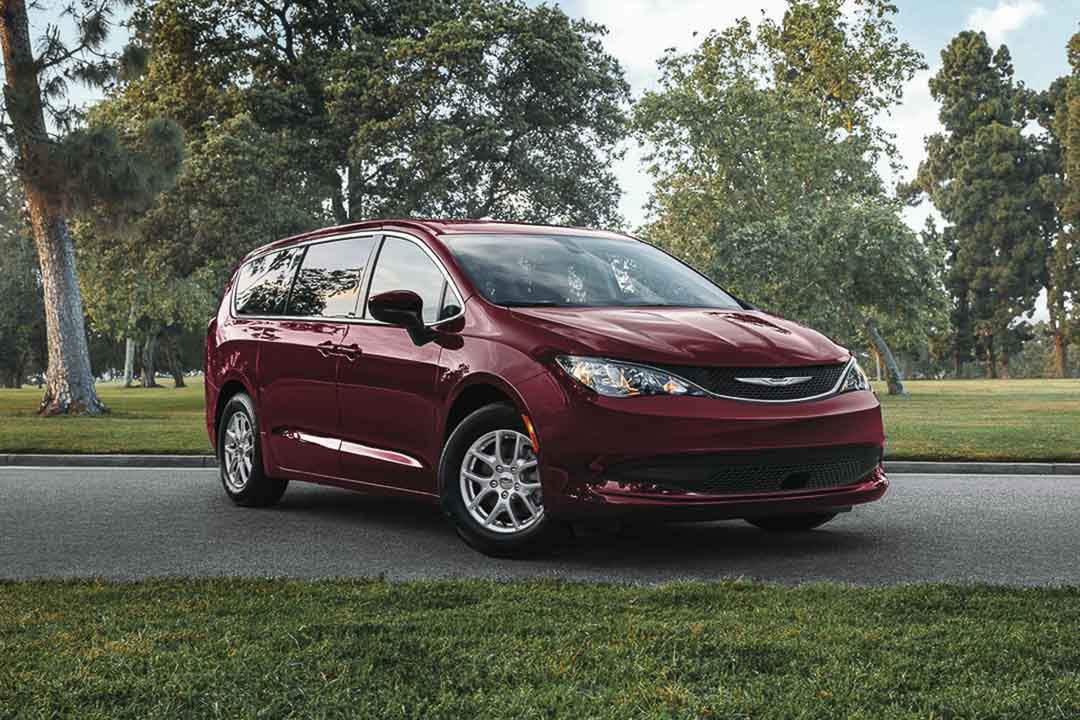 vue trois quart avant de la Chrysler Grand Caravan 2021