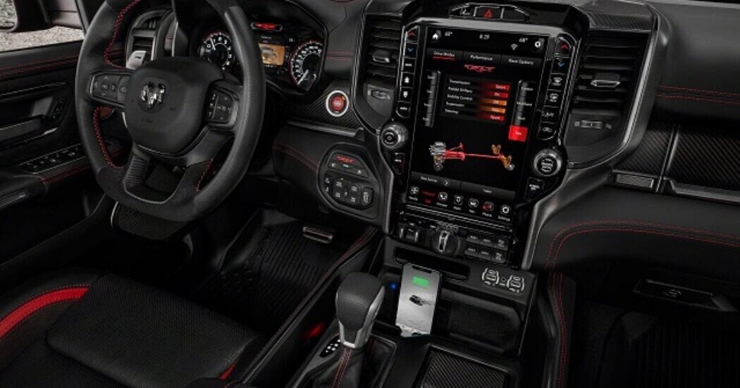 2022 RAM 2500 Interior 2022 RAM 2500 Interior