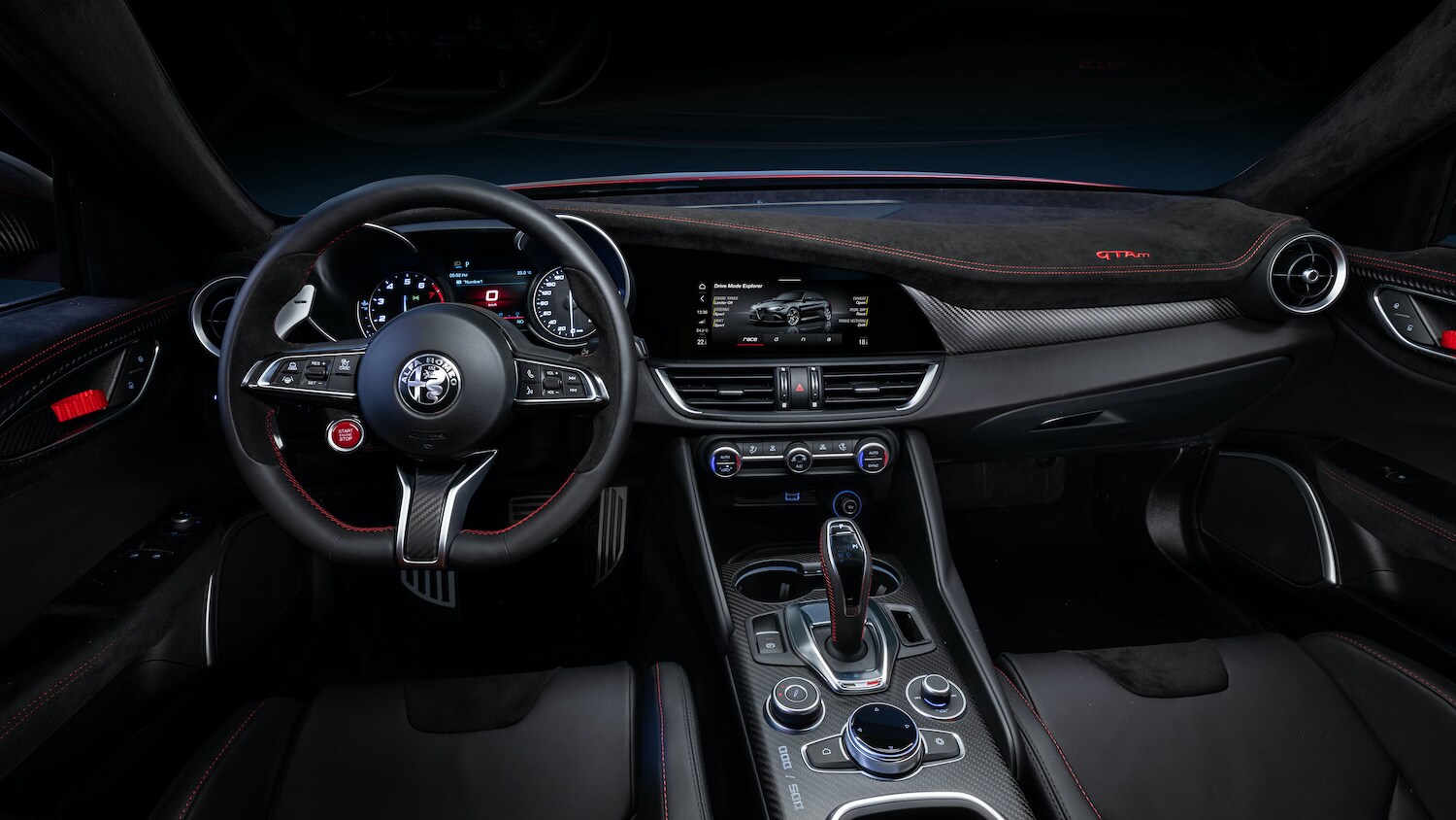 alfa_romeo_giulia_gtam_2020_interior-HD.jpeg