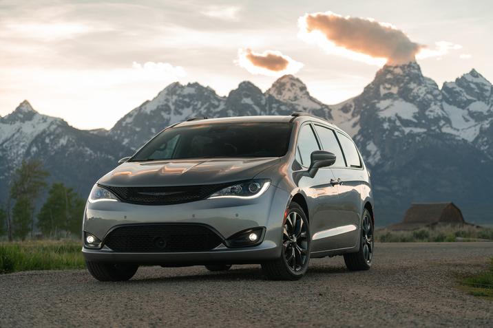 2019-chrysler-pacifica-Galt-Chrysler-2-Cambridge.jpg