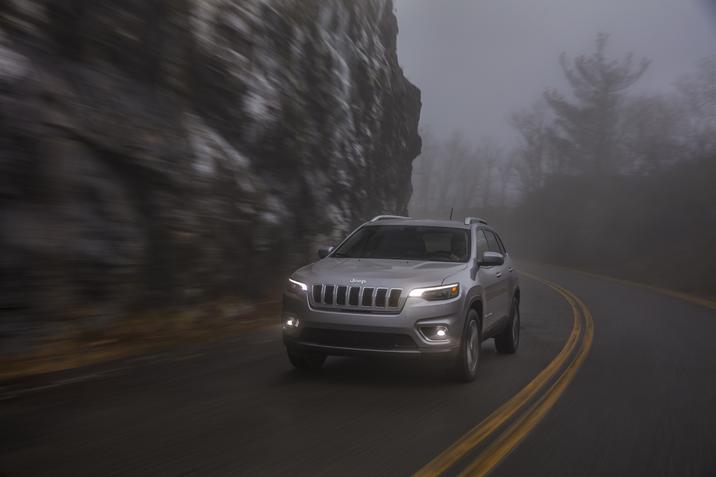 galt-chrysler-2020-jeep-cherokee-face.jpg