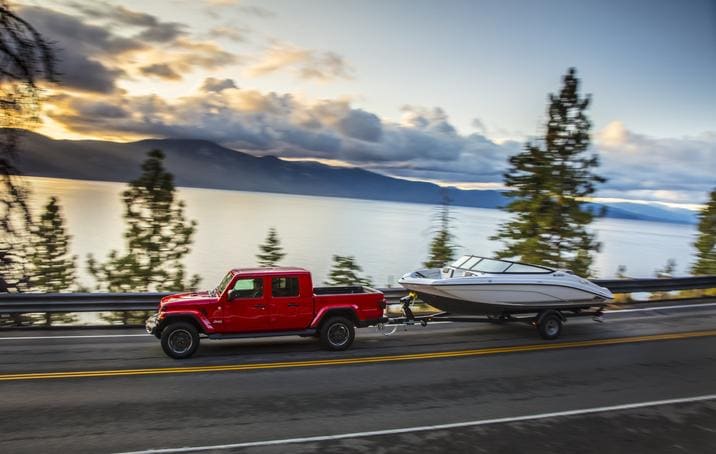 galt-chrysler-2020-jeep-gladiator-towing.jpg