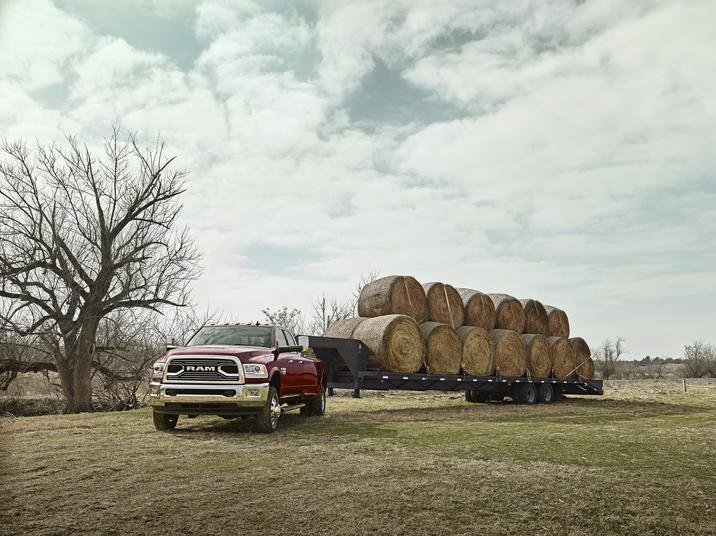 Used-2018-ram-3500-limited-crew-cab-Galt-Chrysler-Cambridge.jpg