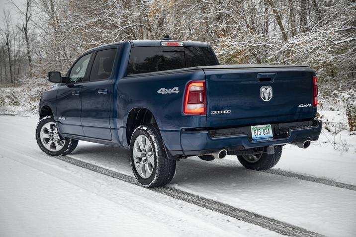 gmc-sierra-1500-2020-vs-ram-1500-2020--2-bessette-cowansville.jpg