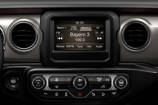 Jeep Gladiator Uconnect Touchscreen Radio