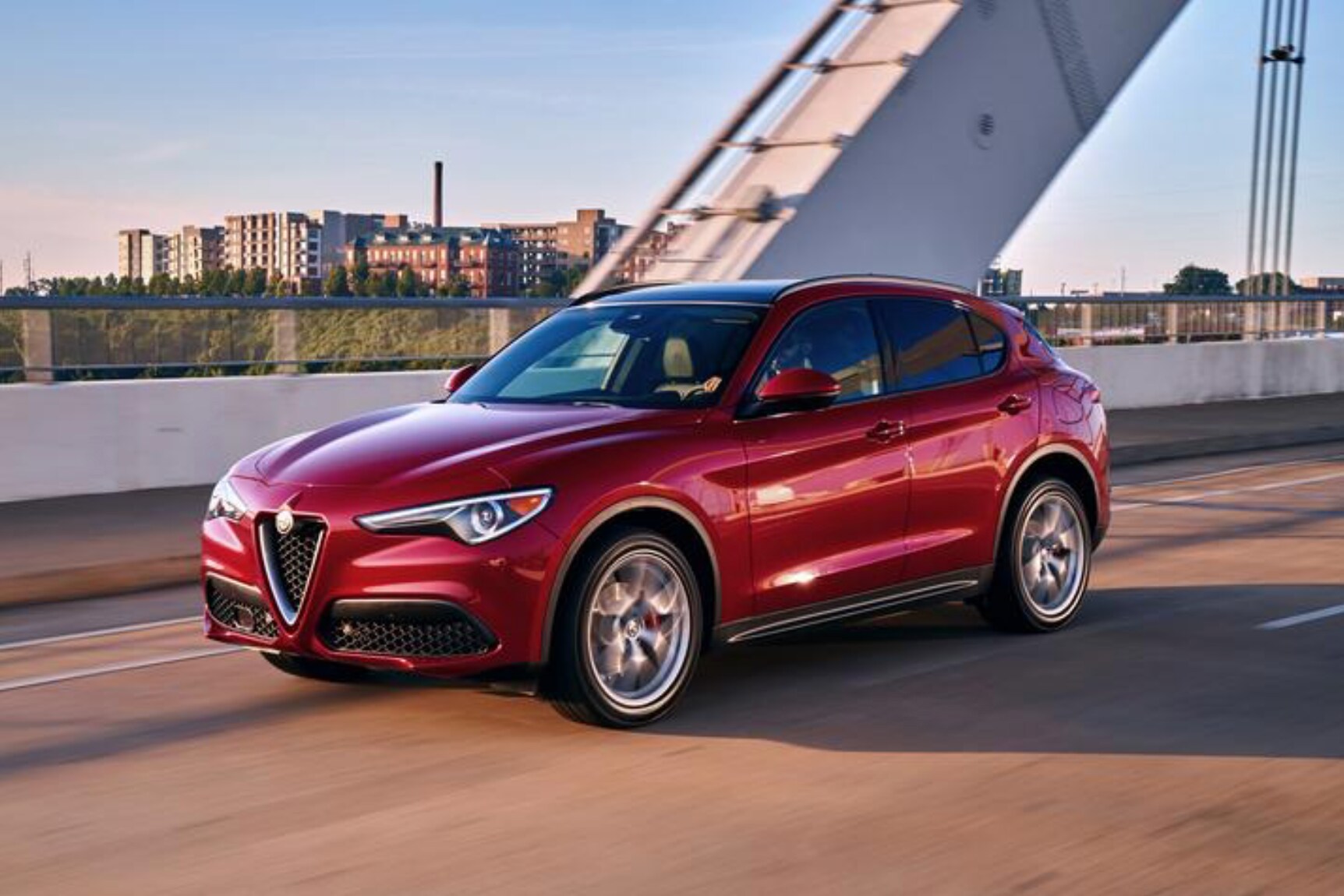 2019-alfa-romeo-stelvio-makes-its-mark-article.png