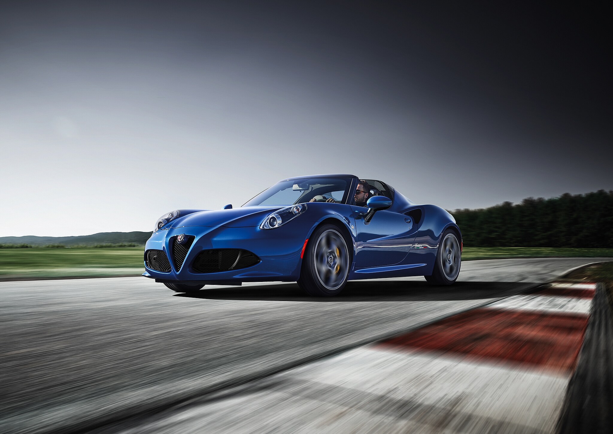 main-2020-alfa-romeo-4c-spider-824.jpeg