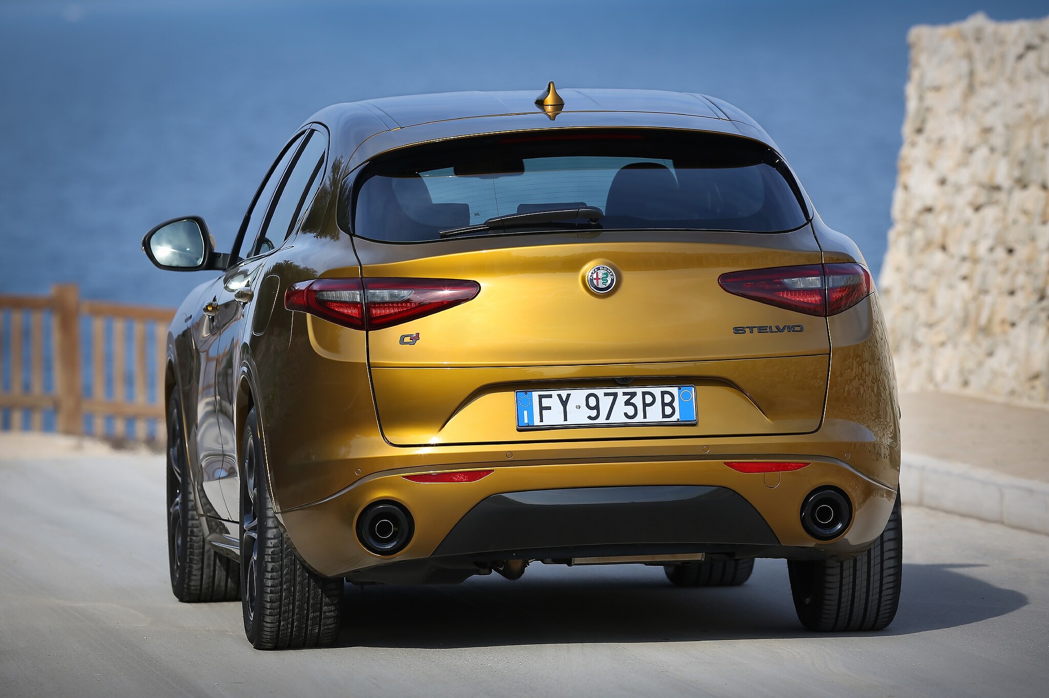 main-the-2021-alfa-romeo-stelvio-223.jpg