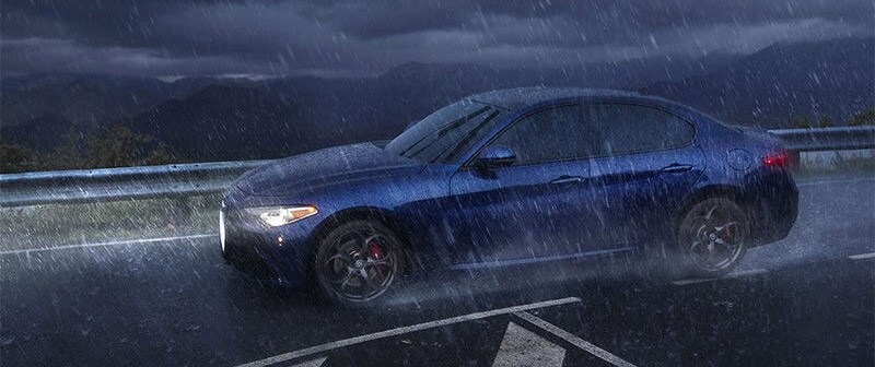 alfa-romeo-giulia-pluie.jpg