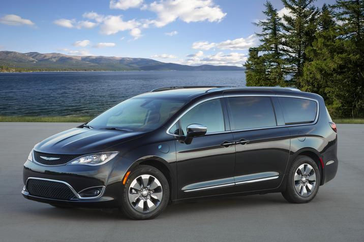 kollbec-chrysler-2020-chrysler-pacifica-hybrid.jpg