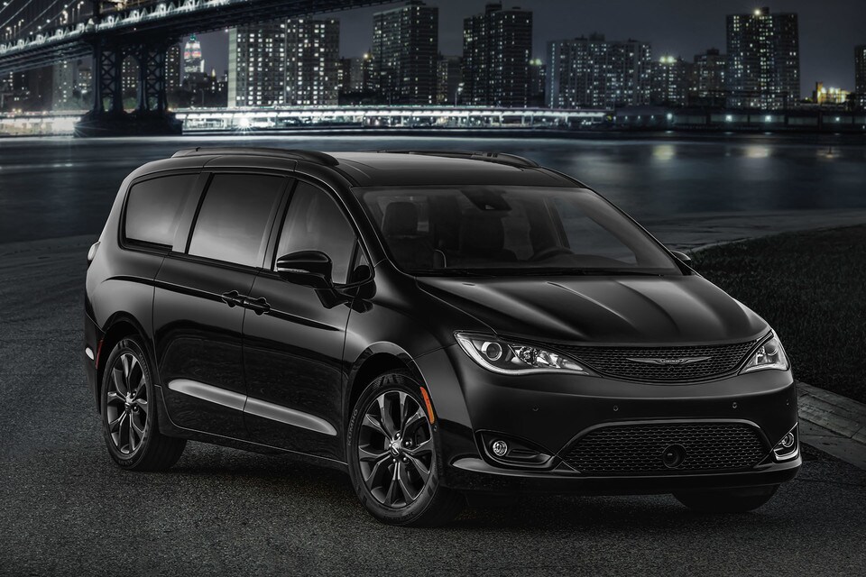 2020-chrysler-pacifica-exterior.jpg