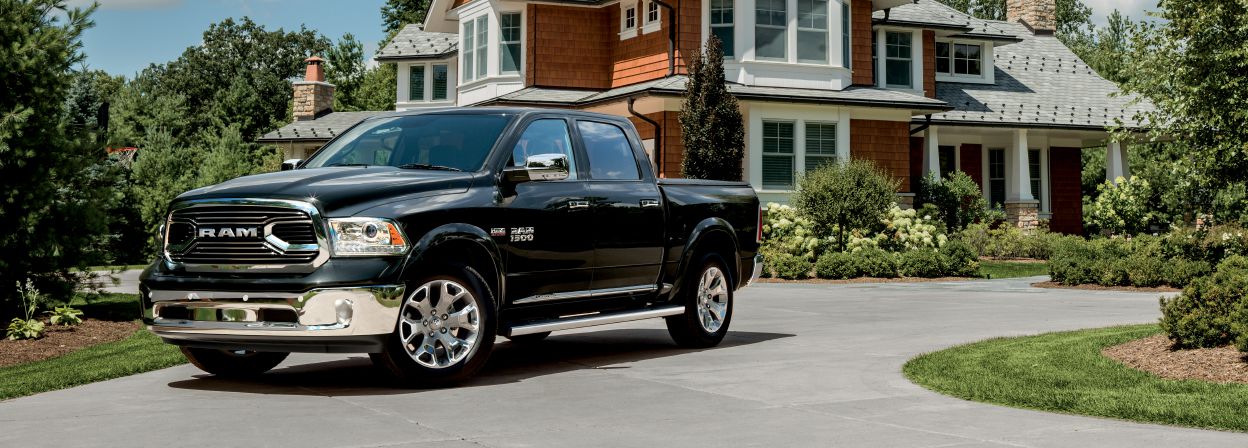 Camions RAM 1500 2017 Laval.jpg