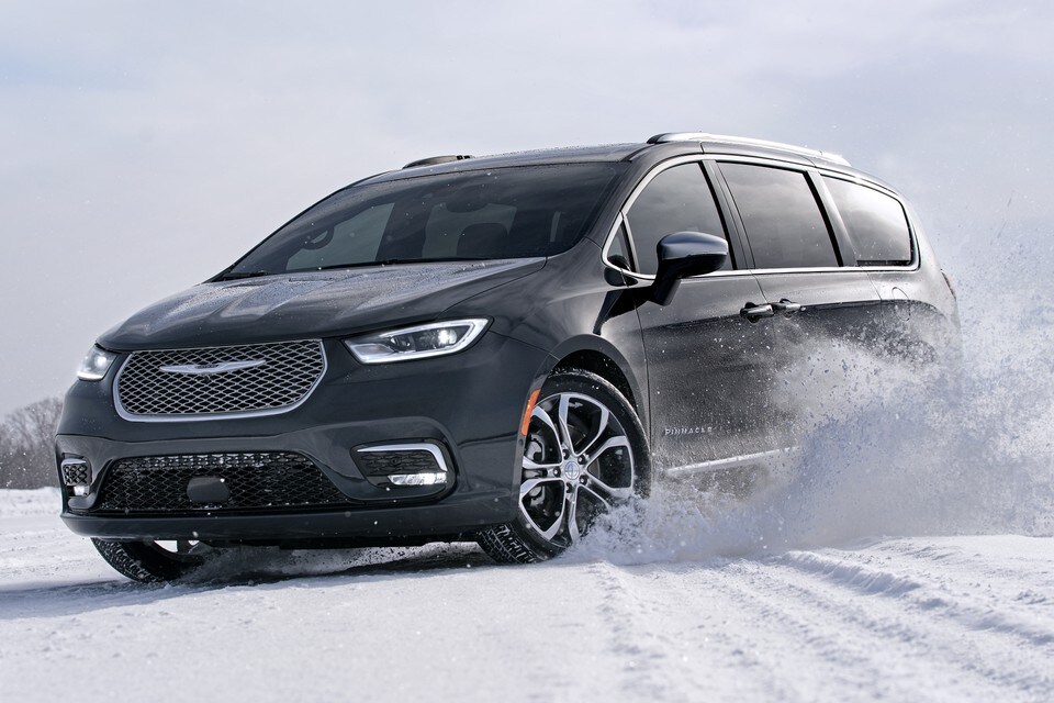 2021-chrysler-pacifica.jpg
