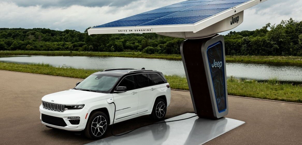 2022-jeep-grand-cherokee-4xe.jpeg
