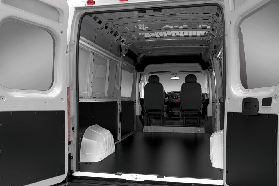 2021-ram-promaster-interior.jpg