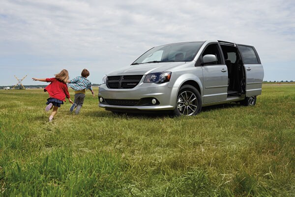Grand-Caravan-with-kids.jpg
