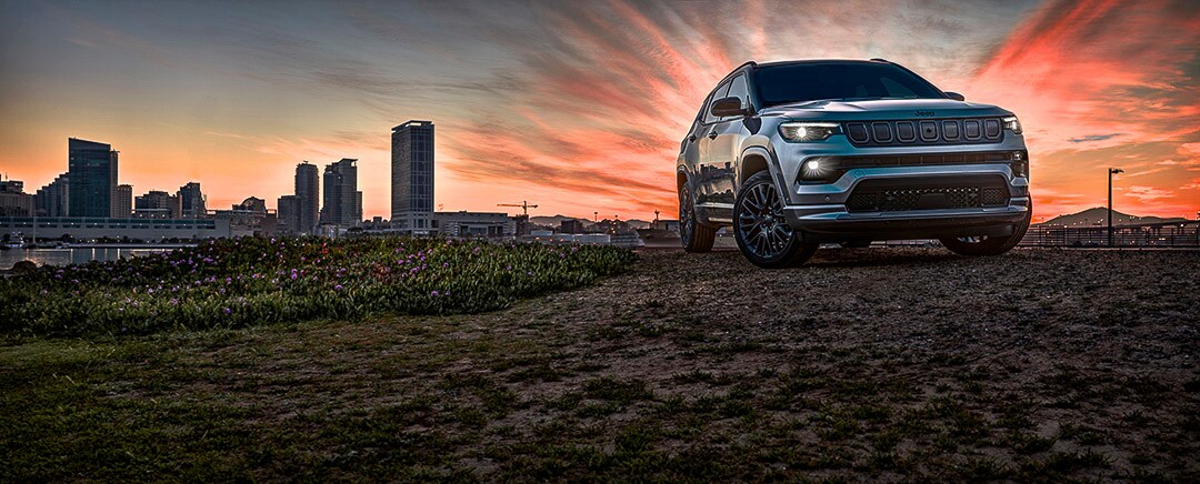 vue lateral avant du Jeep Compass 2022
