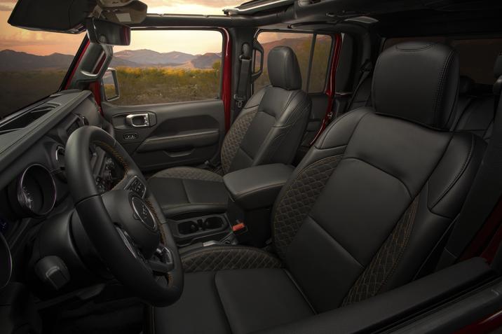 Sièges au premier rang et volant du Jeep Gladiator 2022