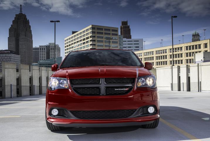 2017 Dodge Grand Caravan SXT Blacktop Package.jpg