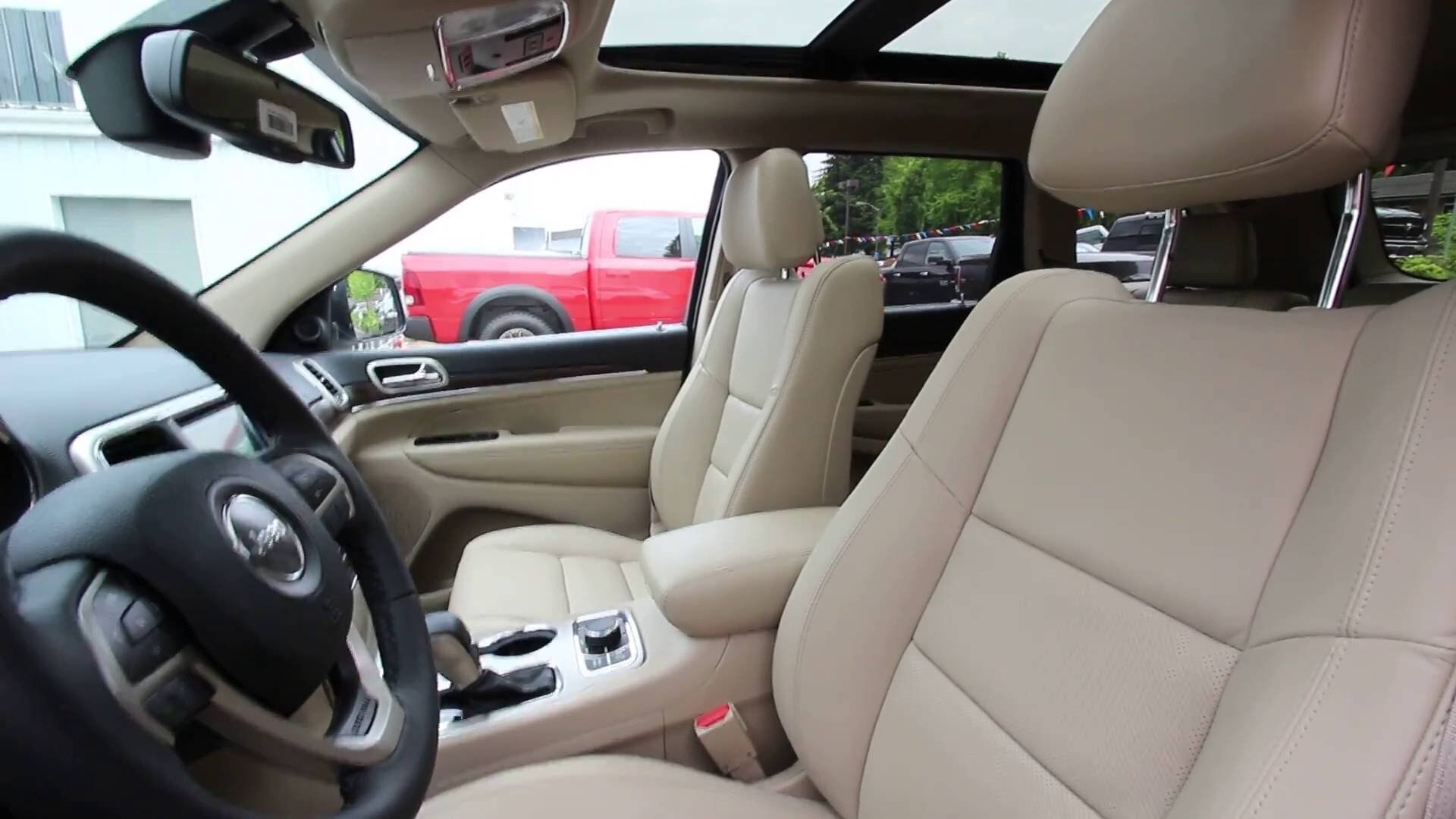 2016 Jeep Grand Cherokee 02.jpg
