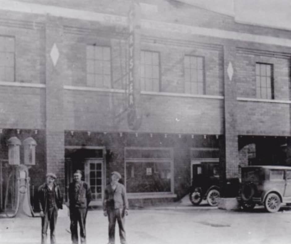 Old Dealership 1928 Cropped.jpg