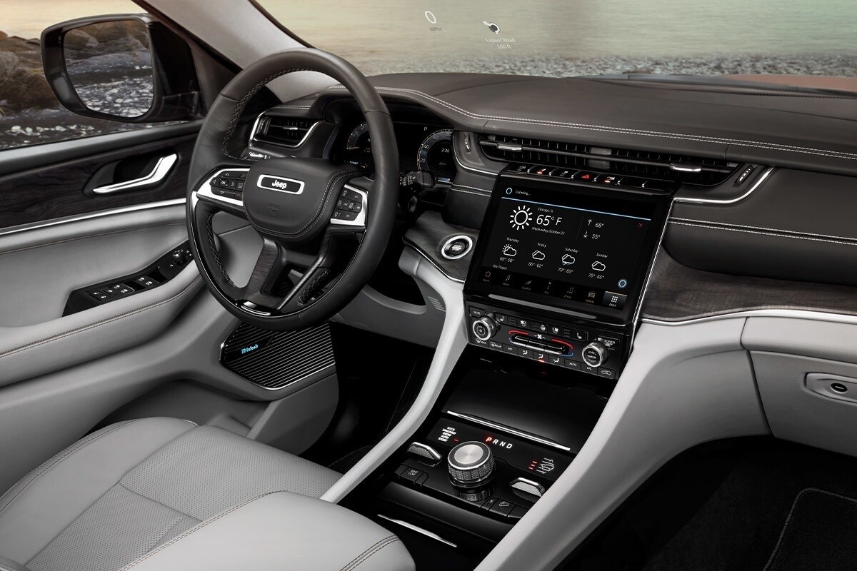 2022 Jeep Grand Cherokee Interior
