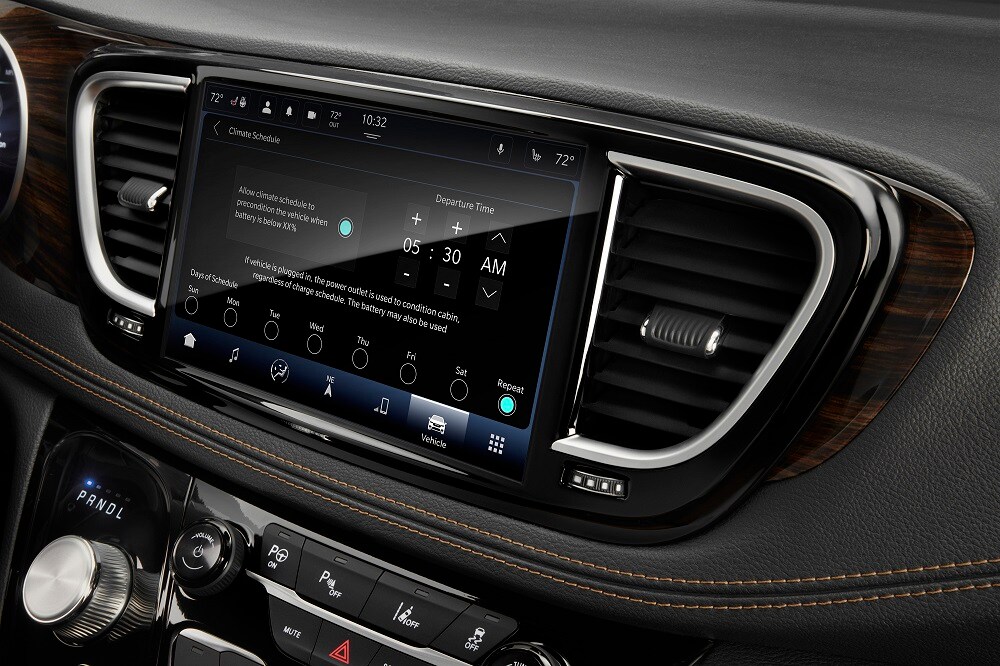 2022 Chrysler Pacifica Hybrid Interior 2022 Chrysler Pacifica Hybrid Interior