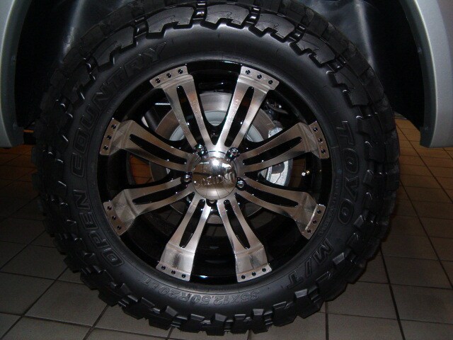 WHITE PICKUP 004.JPG