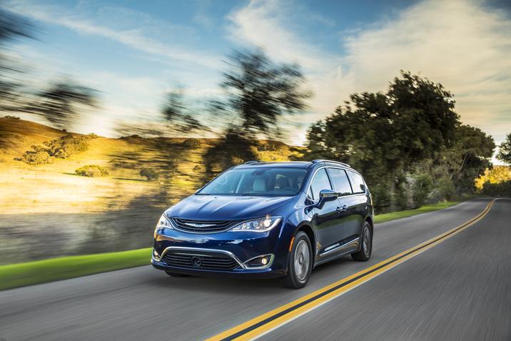 rive-sud-chrysler-chrysler-pacifica-hybride-2018-occasion-1-brossard.jpg