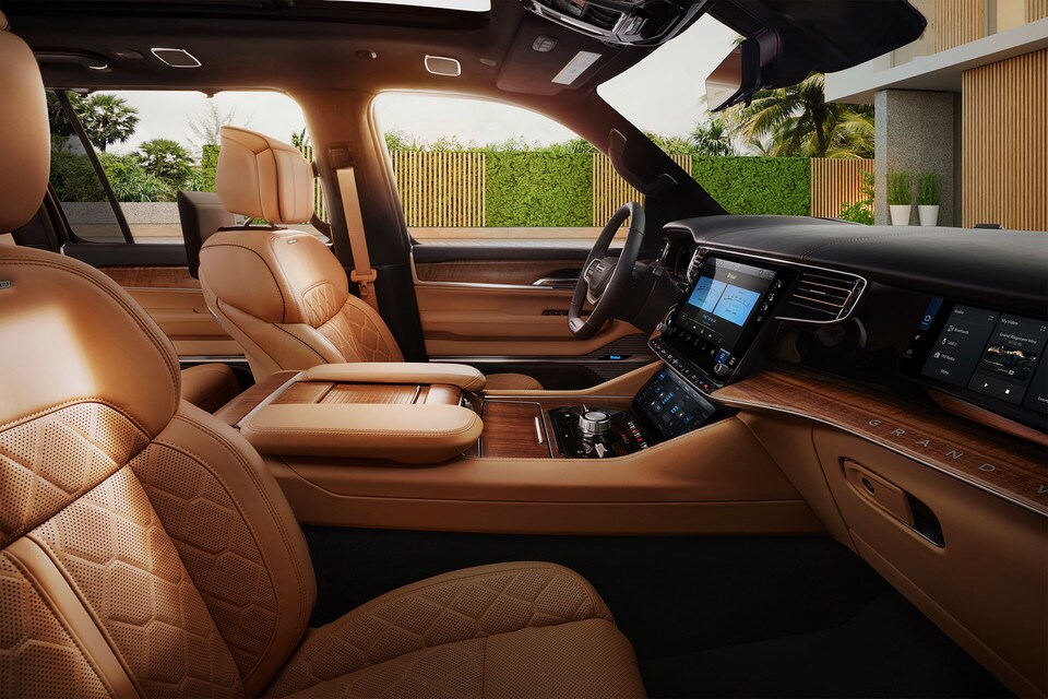 2022 Jeep Grand Wagoneer Interior 2022 Jeep Grand Wagoneer Interior