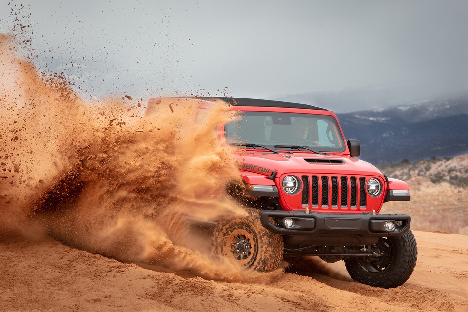 2023-jeep-wrangler-gallery-07-full-steam-ahead_aed179be8f8791321776694d9ae1e1b-960x640.jpg