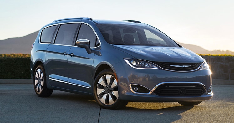 2017 Chrysler Pacifica.png