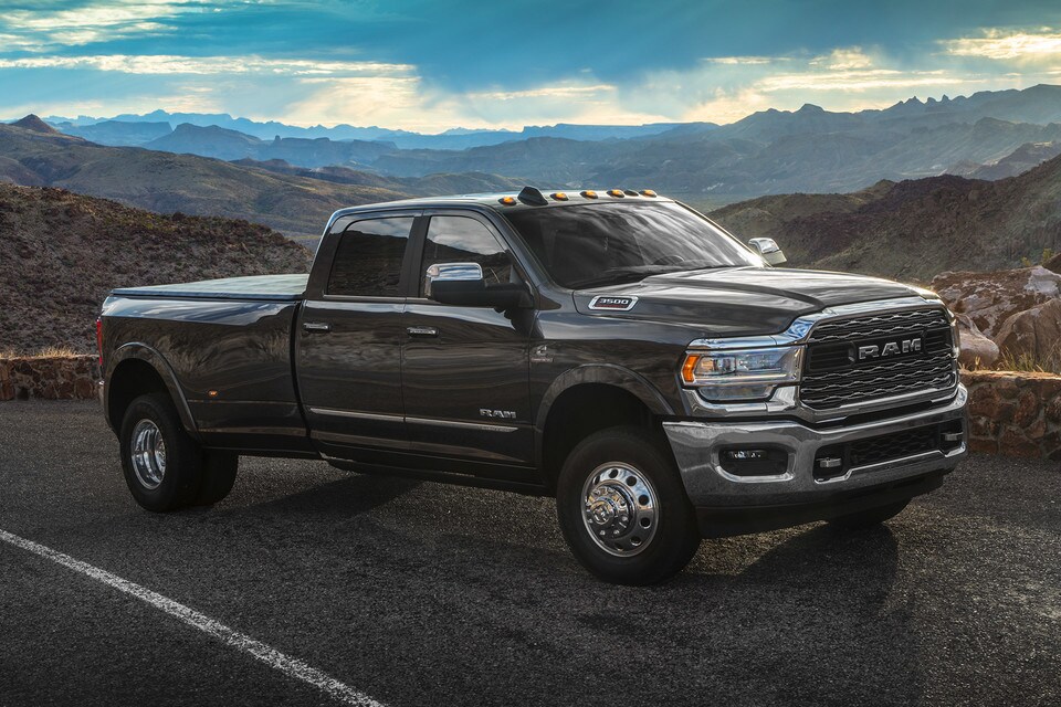 gallery-01-2021-ram-3500-hd-exterior-gallery-standout-design-leaves-trends-in-the-dust_4823a426fcb907ccd17c2a0b30a8553e-960x640.jpg