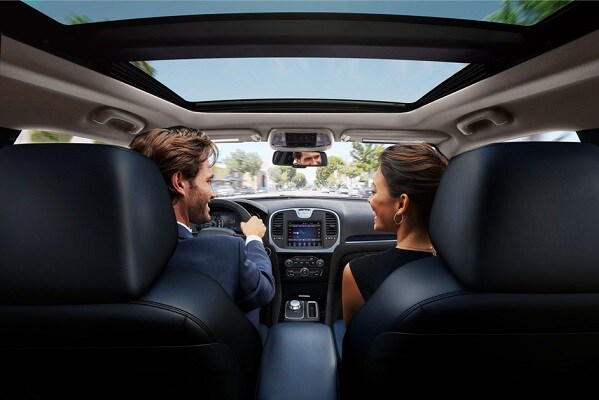 2023-chrysler-300-refresh-gallery-2_4812910f927a8b8e4402c5381bede473-960x640.jpg