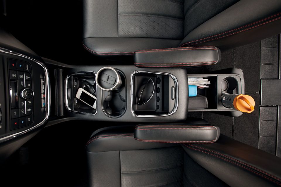 2018-dodge-grand-caravan-gallery-interior-CHRY_DRT18US4_014_b077cdd99e3e6e9cd9c30b7b9fd7ecba-desktop.jpg