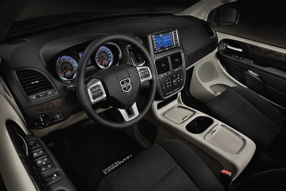 2018-dodge-grand-caravan-gallery-interior-DCA17CA4_032_59661981a1ac482e0b55bfa4f1023576-desktop.jpg