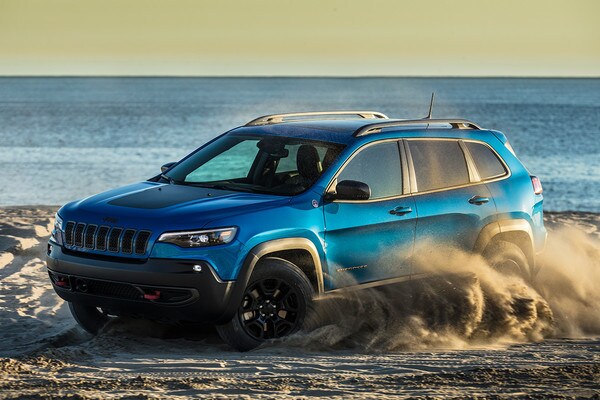 2019-jeep-cherokee-capability-selec-terrain-traction-sand_5e9446eebe77faa8458a6d38c2b0582c-desktop.jpg