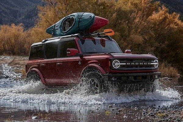 2021 Ford Bronco with Canoe & Kayak Carrier 2021 Ford Bronco with Canoe & Kayak Carrier