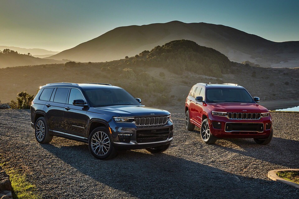 2021 Jeep Grand Cherokee L Parked off-road 2021 Jeep Grand Cherokee L Parked off-road