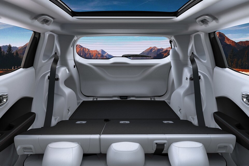 2020 Jeep Compass Interior Seats Folded Storage in Ajax, Ontario 2020 Jeep Compass Interior Seats Folded Storage in Ajax, Ontario