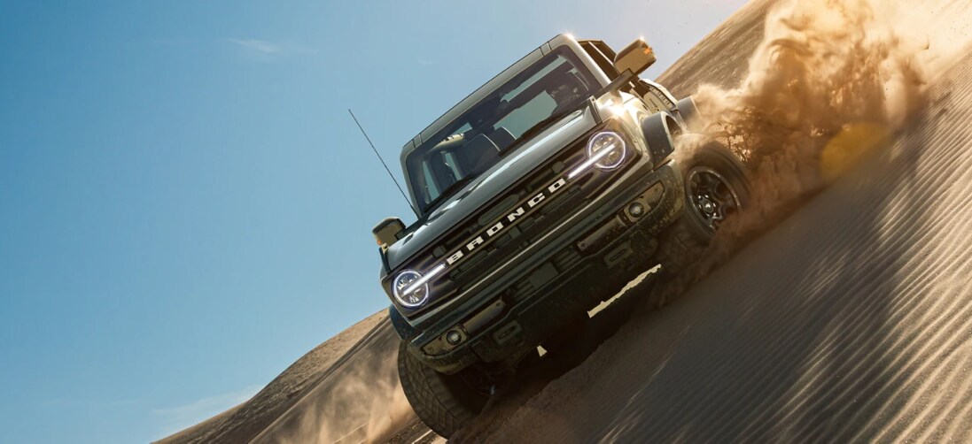 2021 Ford Bronco Driving Through Sand 2021 Ford Bronco Driving Through Sand