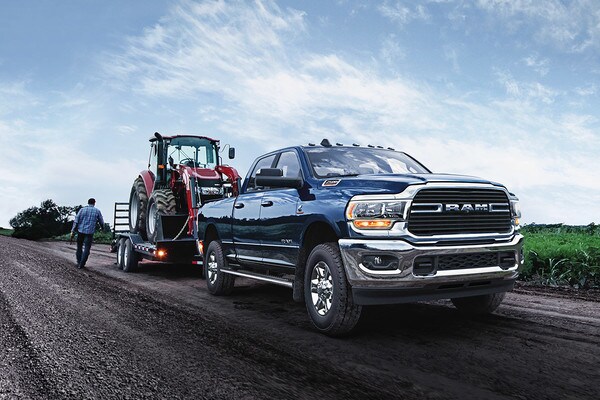 2020 Ram 2500 towing farm loader 2020 Ram 2500 towing farm loader