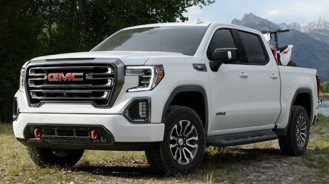 2020 GMC Sierra White Parked 2020 GMC Sierra White Parked