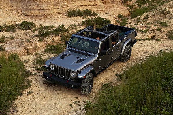 2020-jeep-gladiator-exterior-design-topview.jpg