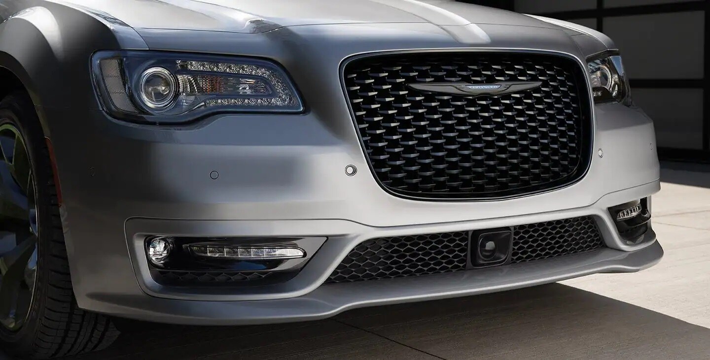 2021 Chrysler 300 Front-End Details