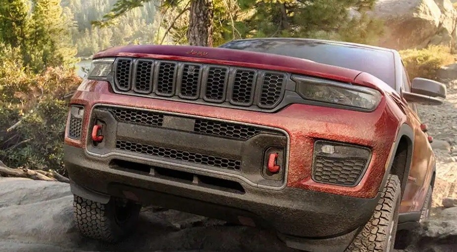 2022 Jeep Grand Cherokee Front-End Design