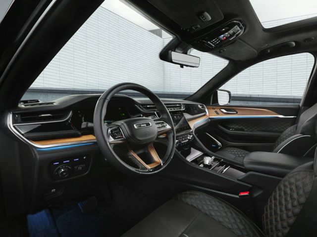 New Jeep Grand Cherokee 4xe interior