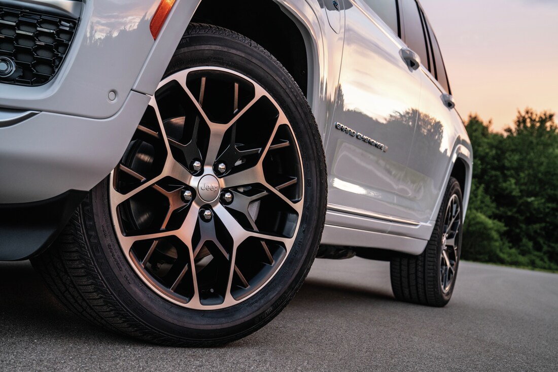 2022 Jeep Grand Cherokee Exterior Nielsen Dodge Chrysler Jeep Ram in East Hanover, NJ has the Jeep Grand Cherokee